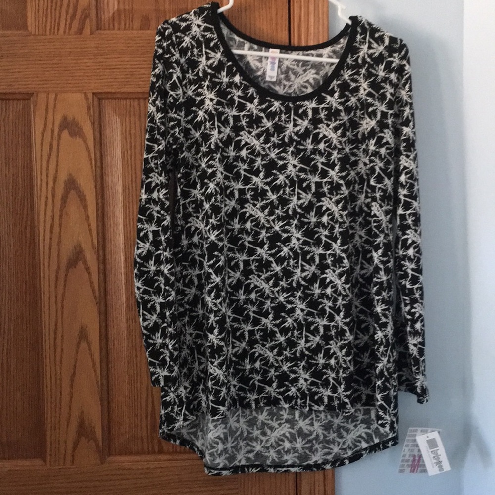 *NEW* Long Sleeve Black &!White Floral Shirt NEW!